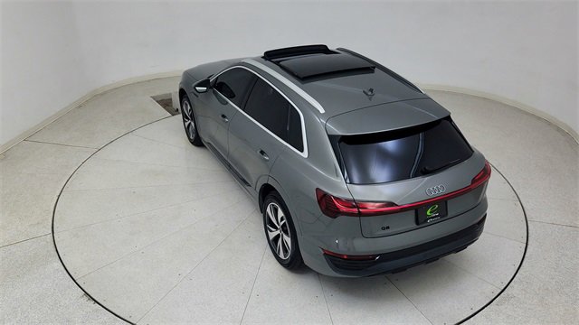 Used 2024 Audi Q8 e-tron Premium image 81