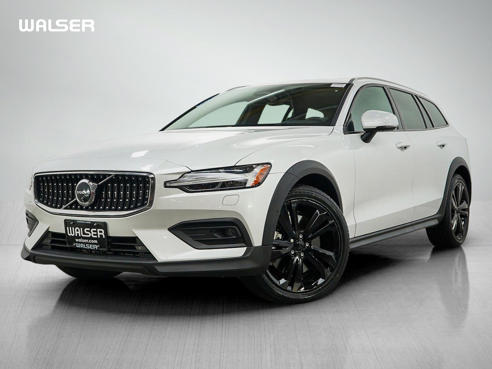 Used 2025 Volvo V60 B5 Cross Country Plus