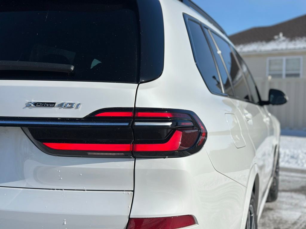 Used 2023 BMW X7 xDrive40i w/ M Sport Package image 12