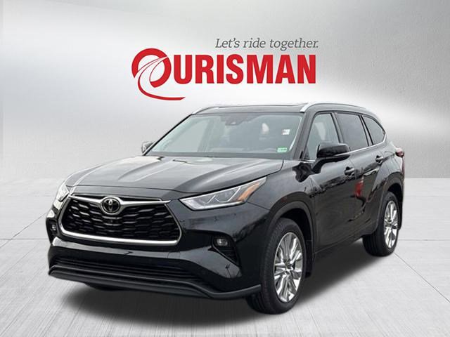 Used 2023 Toyota Highlander Limited image 5