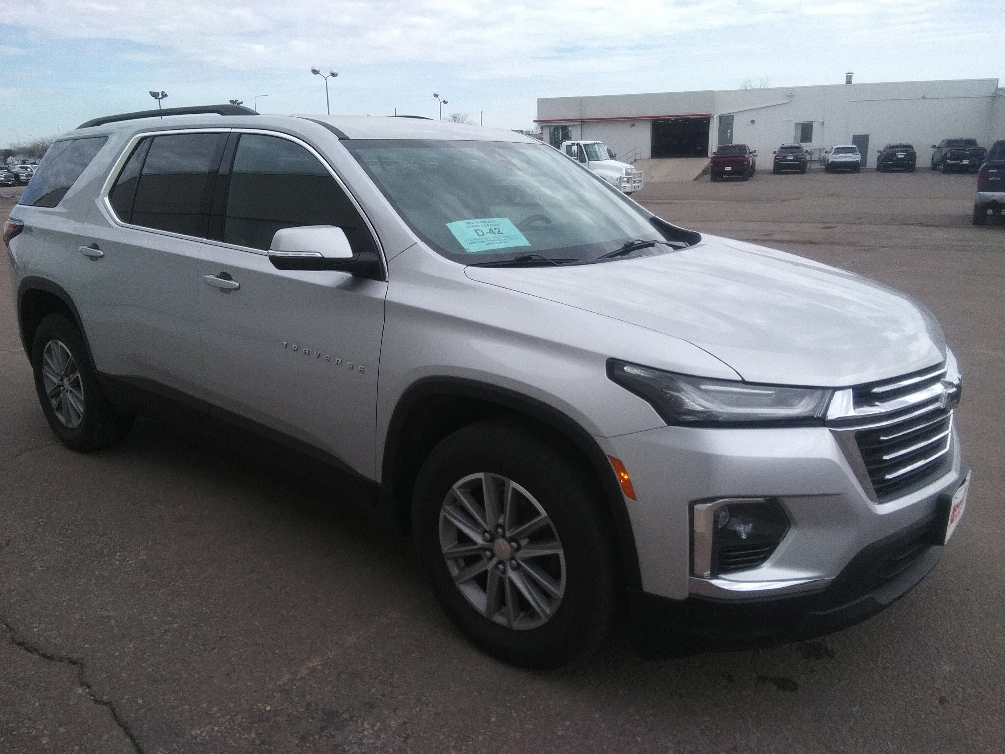 Used 2022 Chevrolet Traverse LT image 4