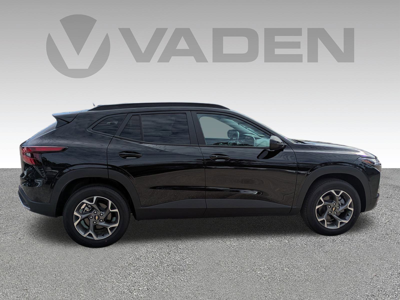 New 2025 Chevrolet Trax LT w/ Driver Confidence Package image 22