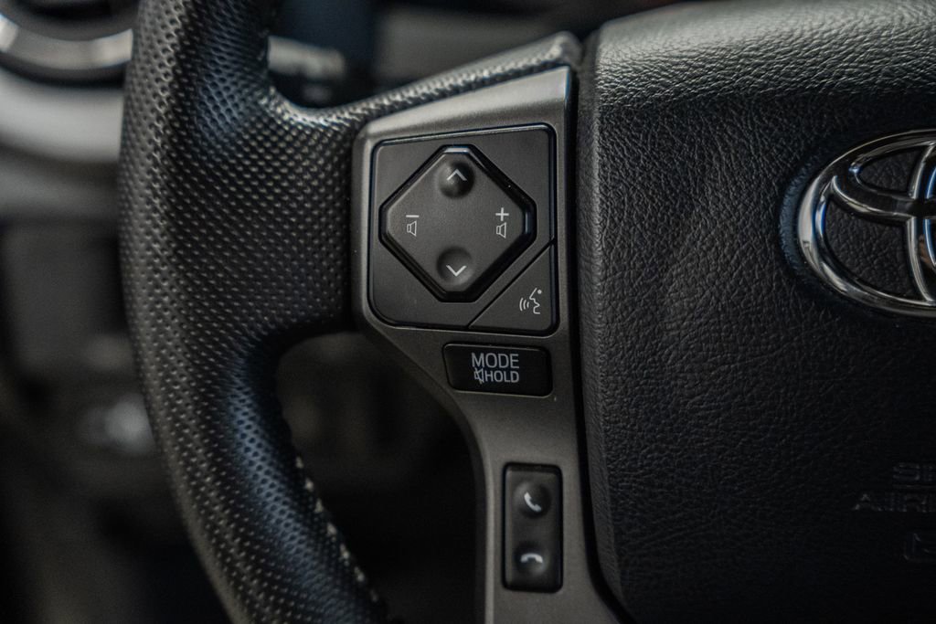 Used 2019 Toyota Tacoma TRD Sport image 31