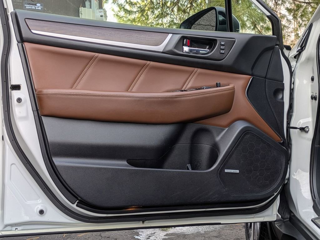Used 2018 Subaru Outback 3.6R Touring image 12