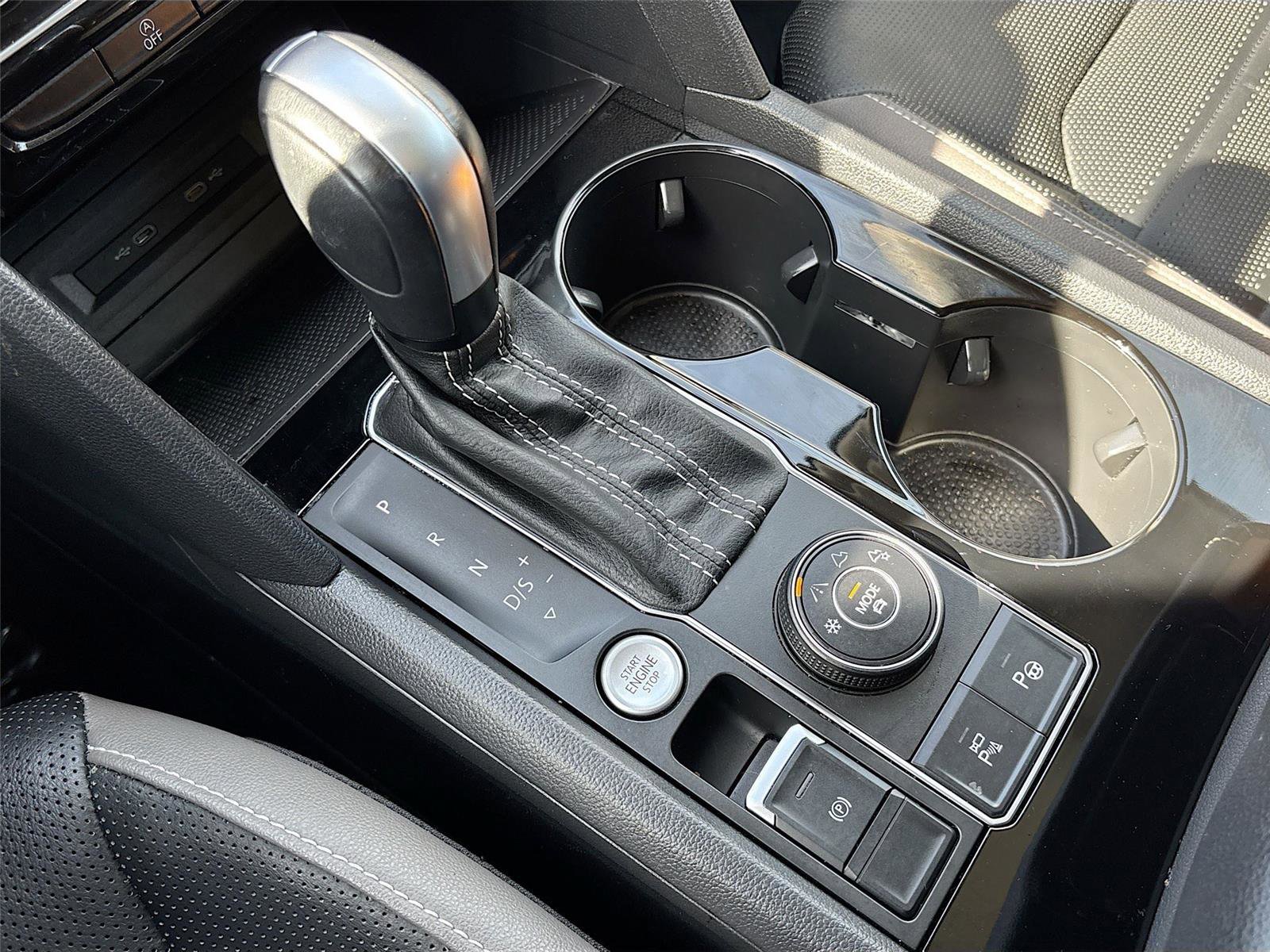 Used 2021 Volkswagen Atlas SEL Premium image 18