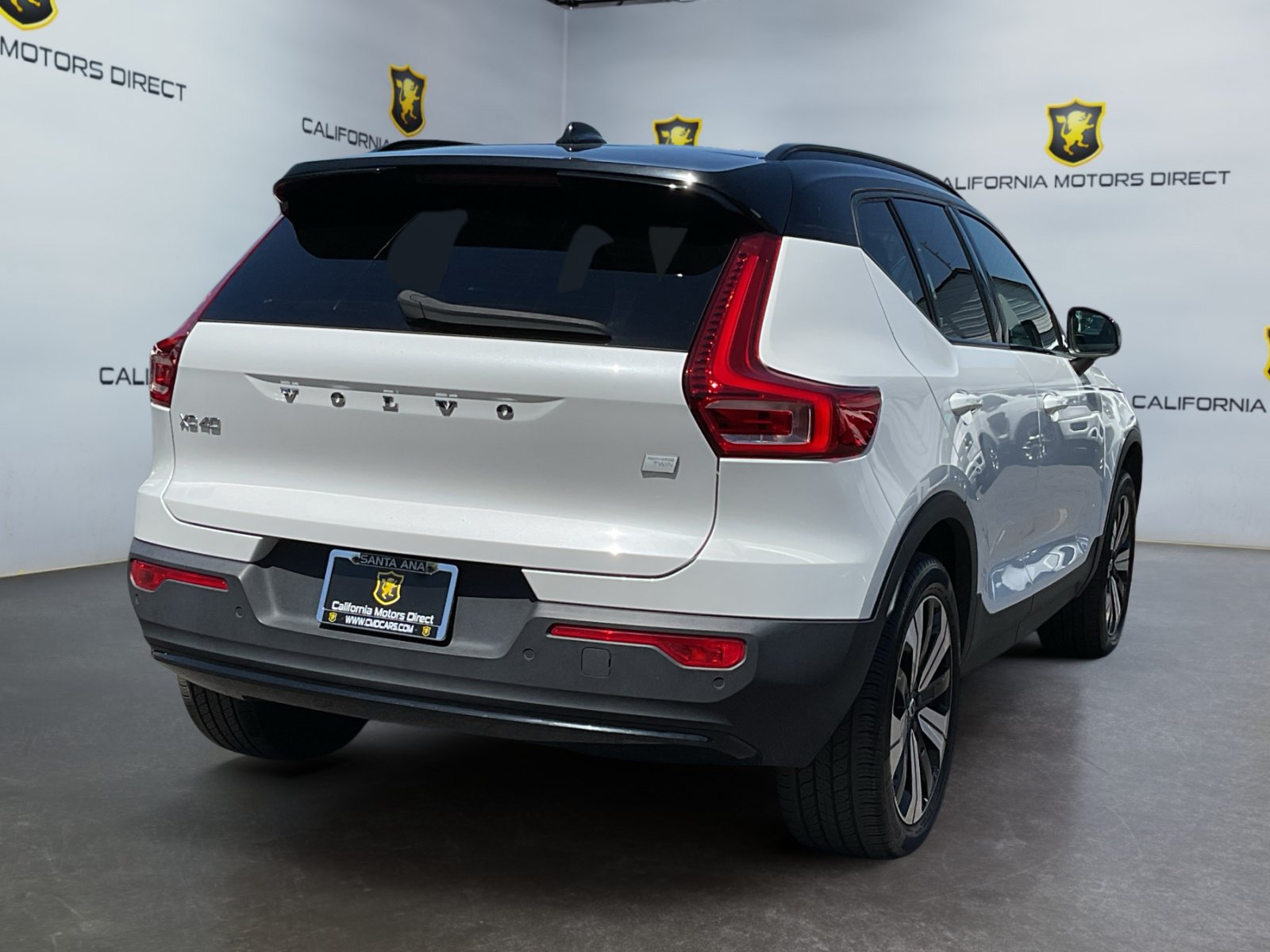 Used 2023 Volvo XC40 Recharge Core AWD/4WD image 5