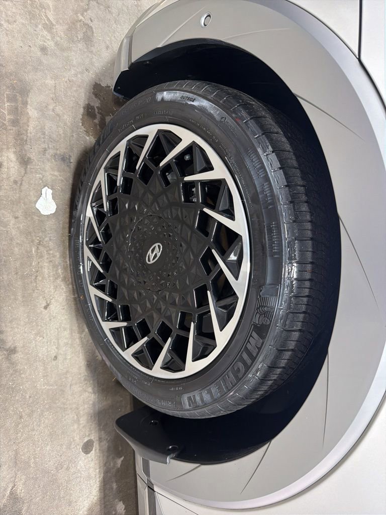 Used 2023 Hyundai Ioniq 5 Limited w/ Cargo Package image 10