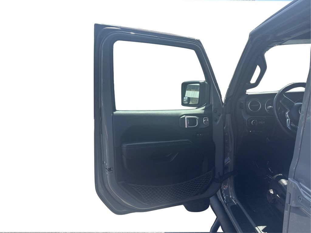 Used 2021 Jeep Wrangler Unlimited Rubicon 4xe w/ Cold Weather Group AWD/4WD image 19