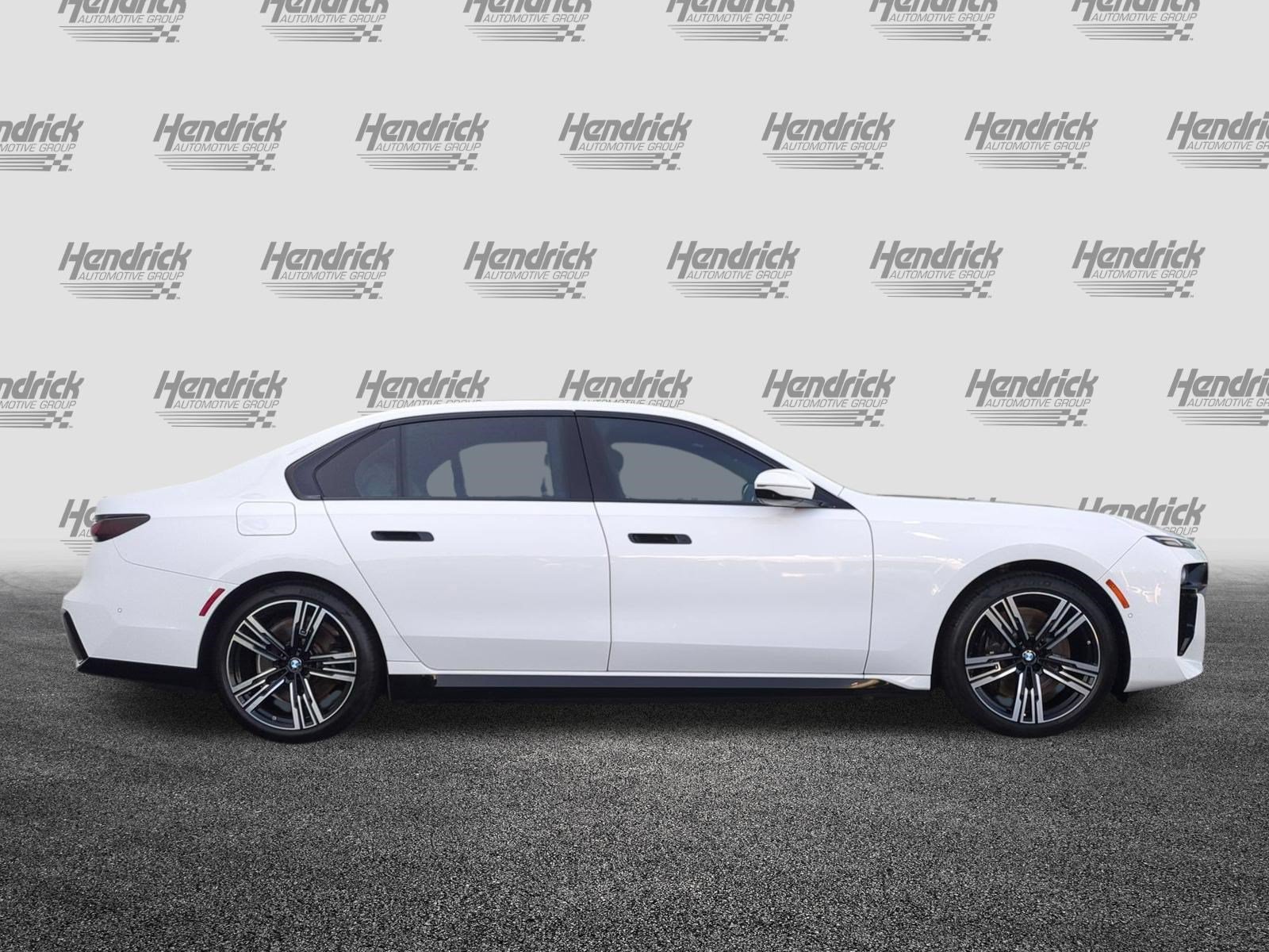 Certified 2024 BMW i7 eDrive50 w/ M Sport Package RWD image 11