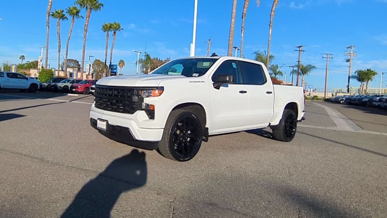 Used 2022 Chevrolet Silverado 1500 Custom RWD image 3