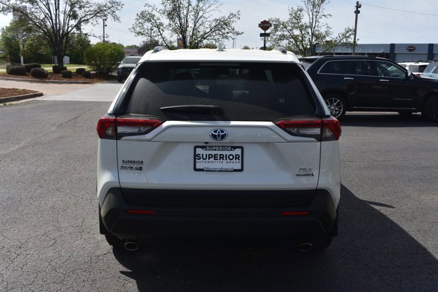 Used 2022 Toyota RAV4 XLE Premium image 5