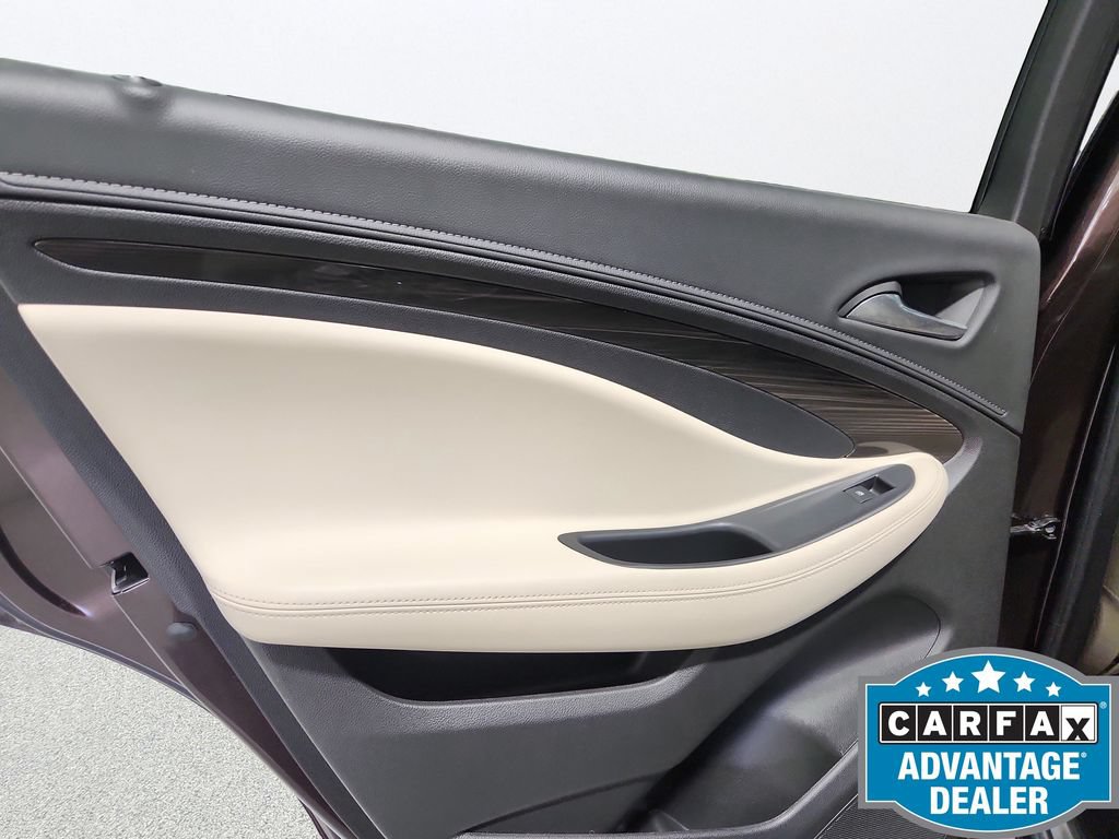 Used 2020 Buick Envision Essence FWD image 22