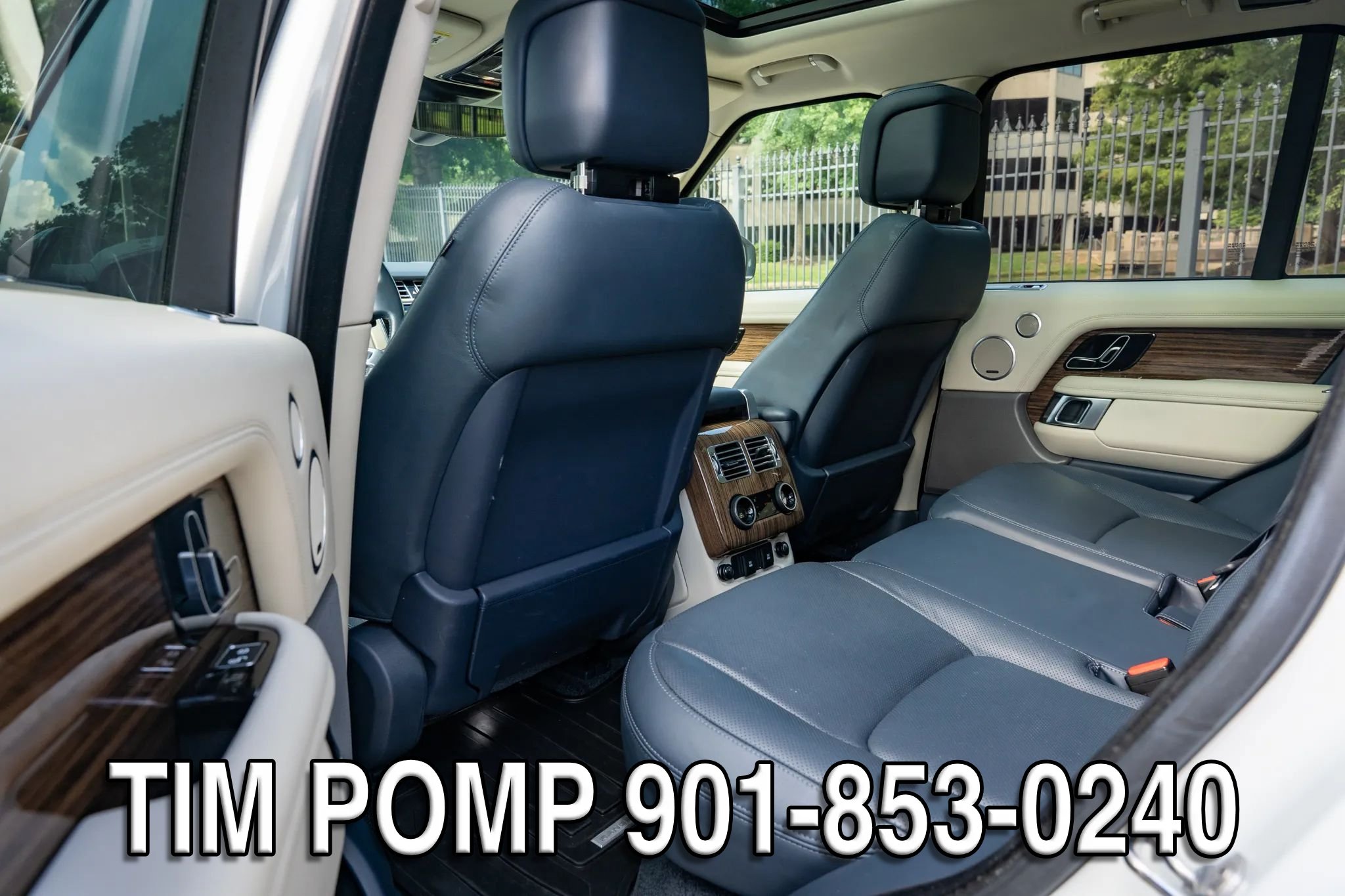 Used 2018 Land Rover Range Rover HSE AWD/4WD image 12