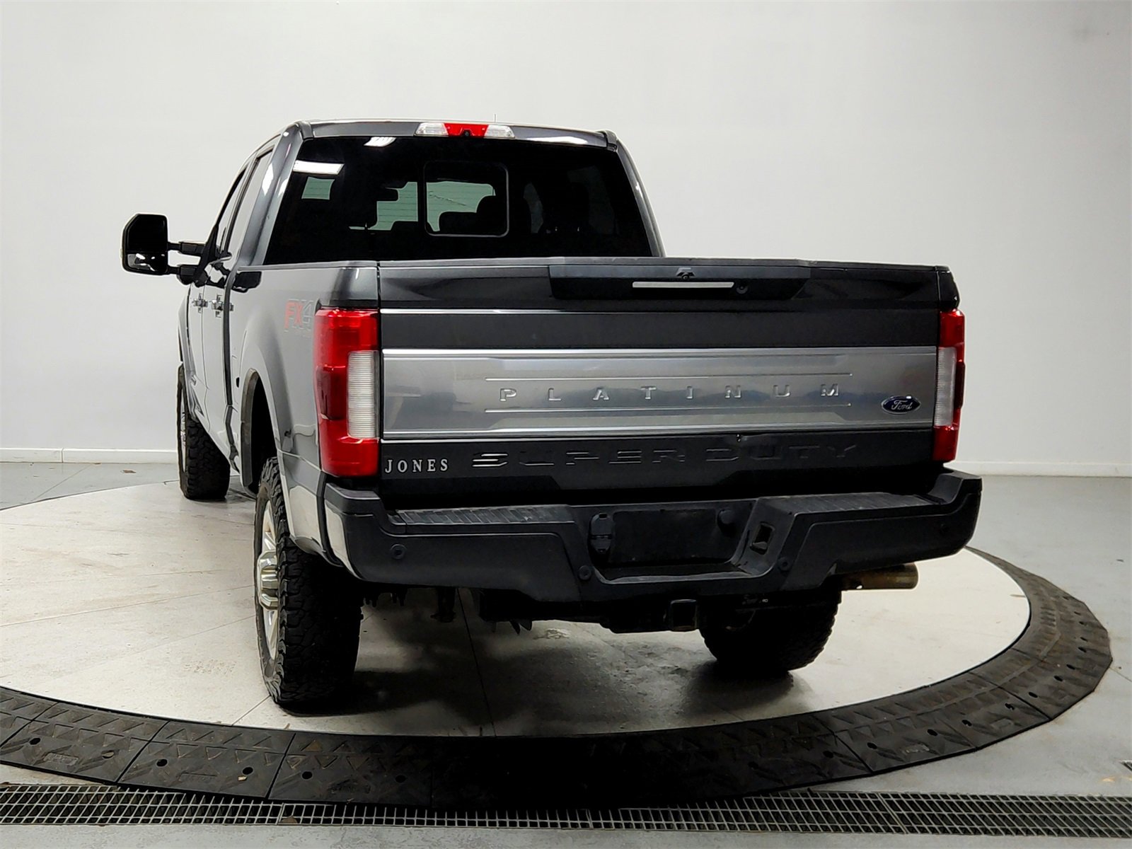 Used 2019 Ford F350 Platinum w/ Platinum Ultimate Package image 6