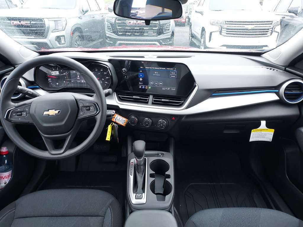 New 2026 Chevrolet Trax LS w/ LS Convenience Package FWD image 15