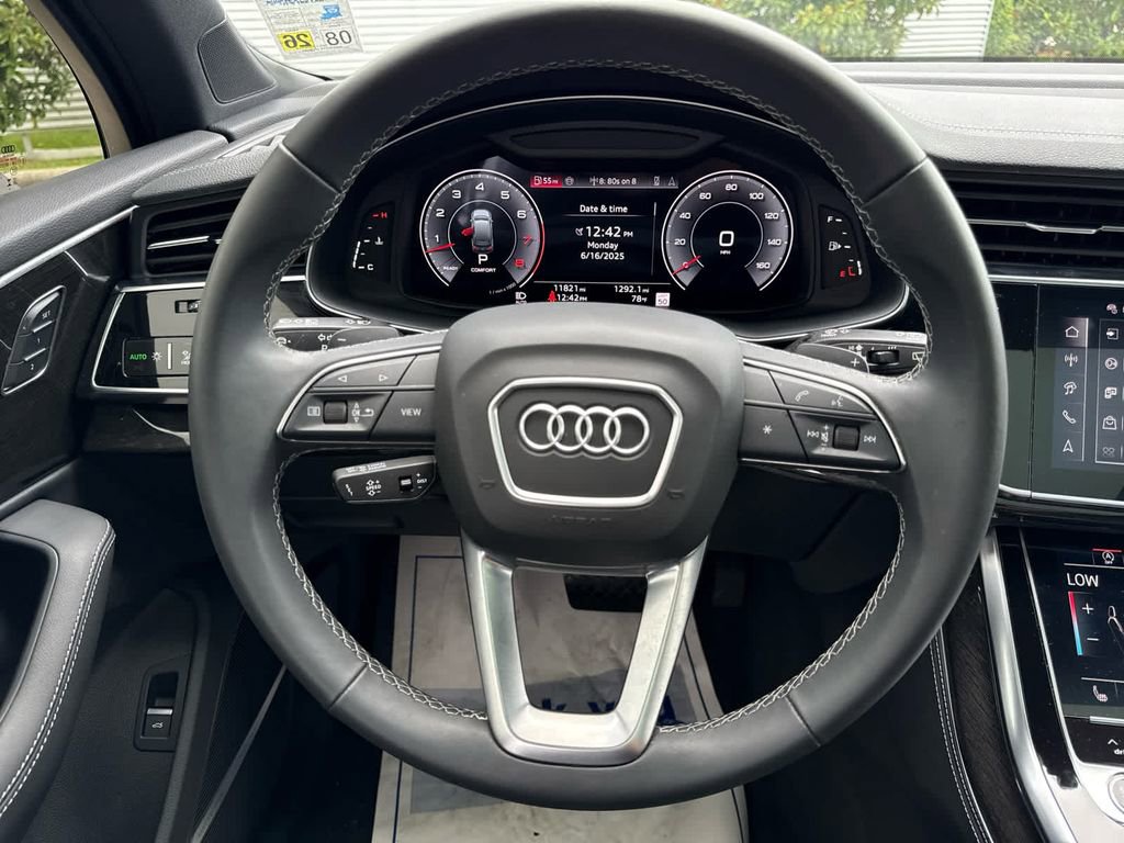 Used 2025 Audi Q7 3.0T Prestige image 29