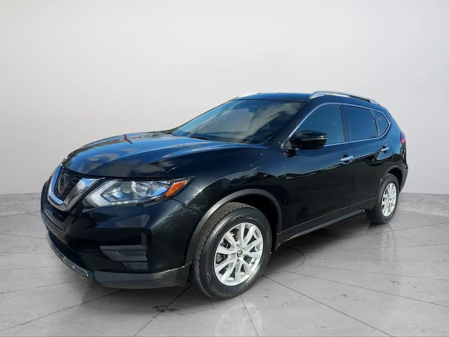 Used 2019 Nissan Rogue SV AWD/4WD image 1