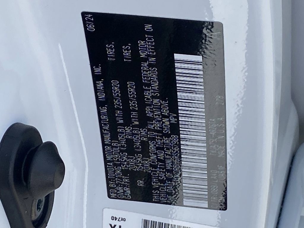 Used 2024 Toyota Highlander Platinum image 36