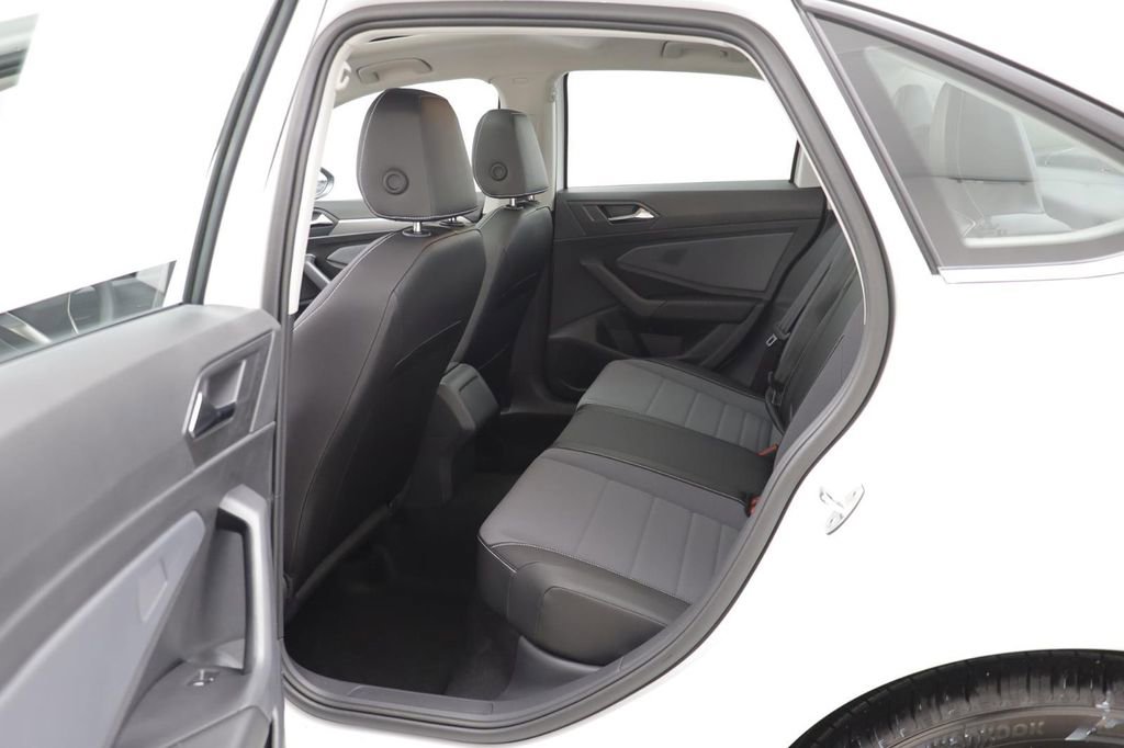 New 2026 Volkswagen Jetta SE FWD image 14