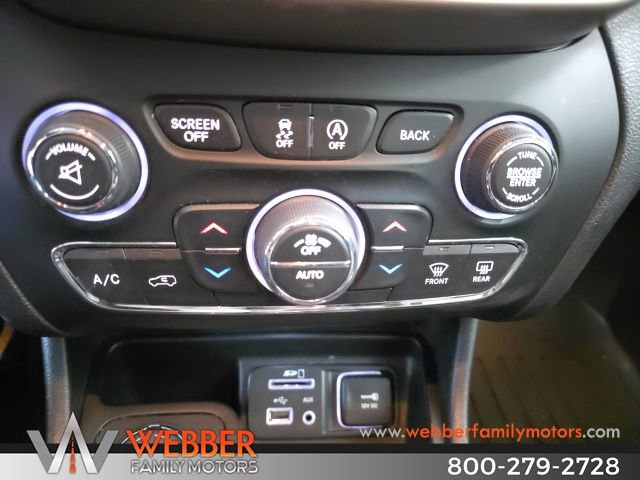 Used 2017 Jeep Cherokee Limited w/ Trailer Tow Group image 21