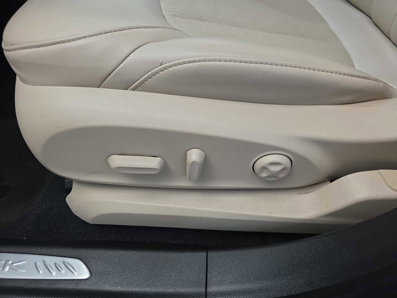 Used 2020 Buick Envision Preferred image 16