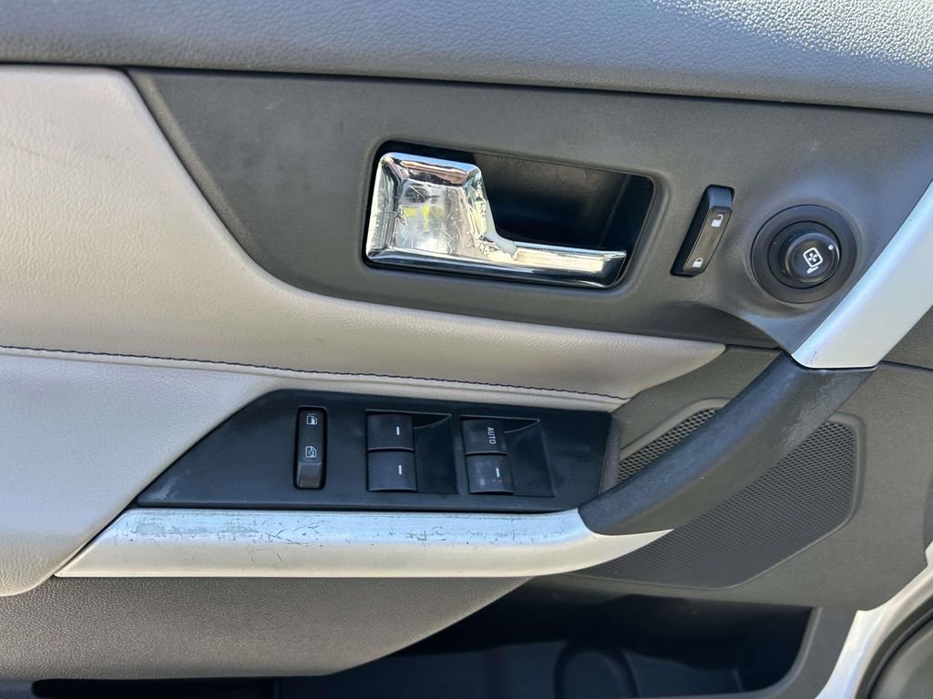 Used 2013 Ford Edge SEL FWD image 18