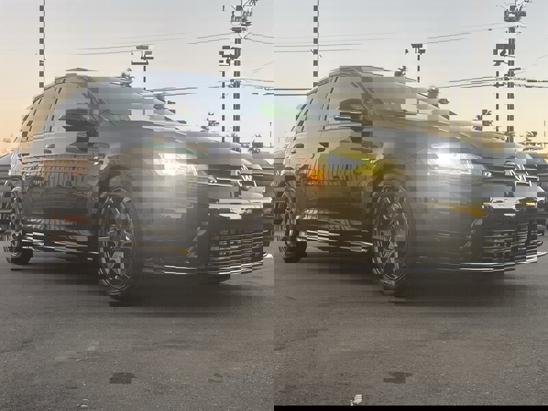 Used 2016 Volkswagen Golf 4-Door image 11