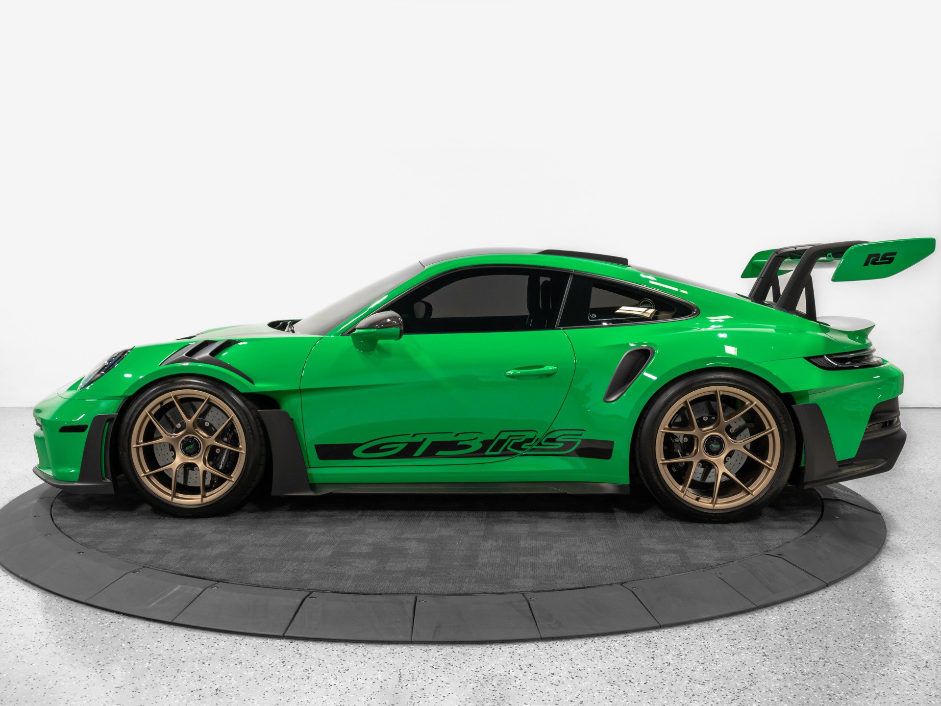 Used 2025 Porsche 911 GT3 RS RWD image 4