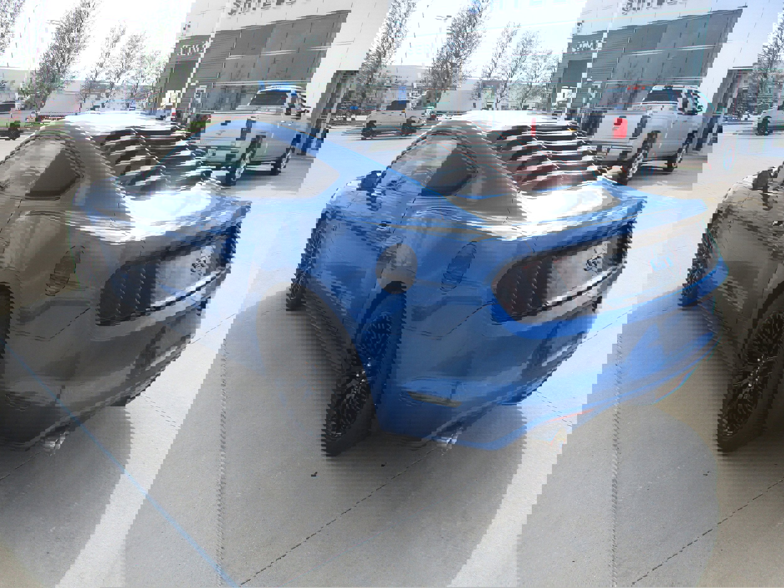 Used 2017 Ford Mustang GT w/ GT Performance Package RWD image 4