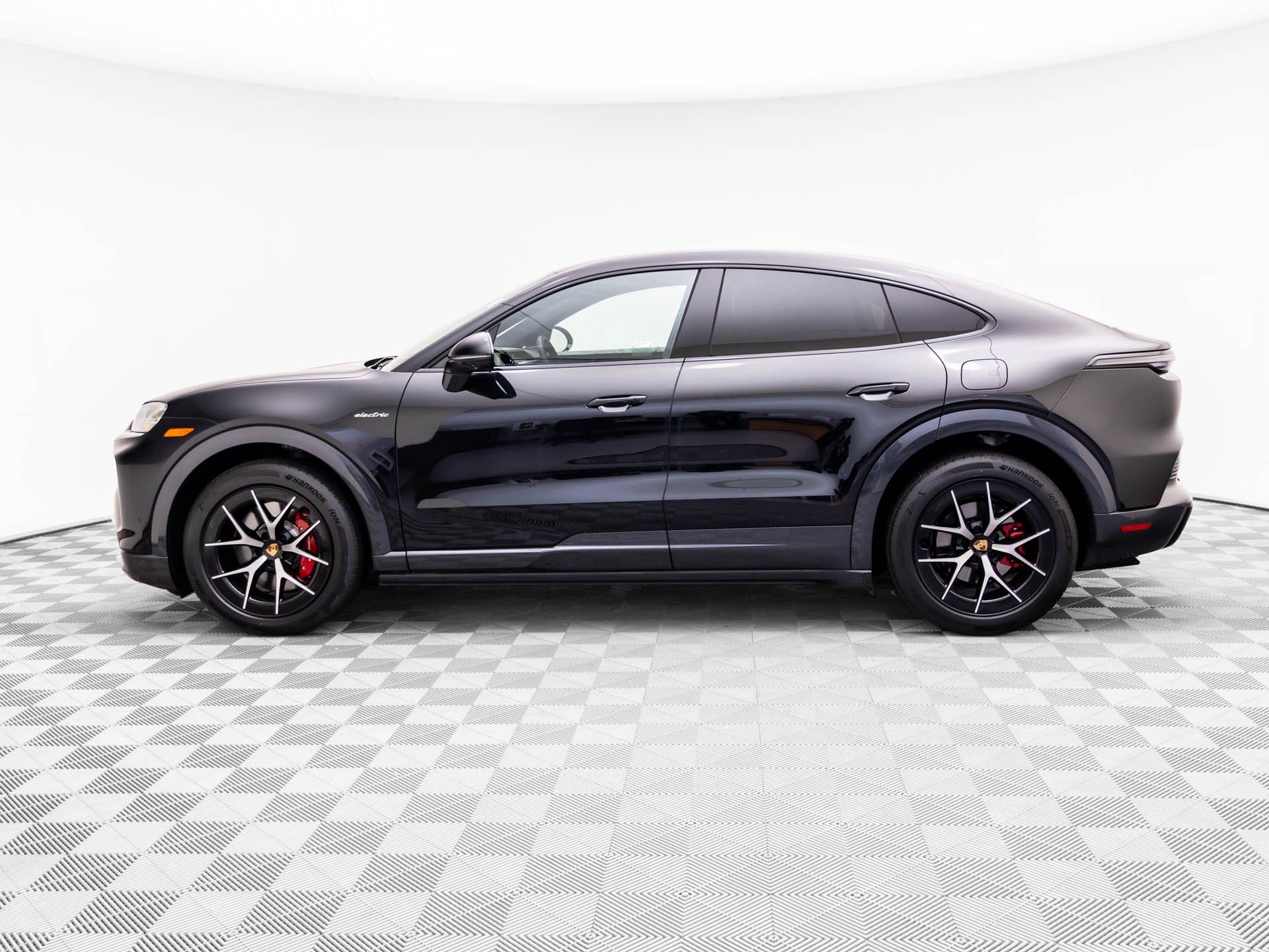 New 2026 Porsche Cayenne S AWD/4WD image 2