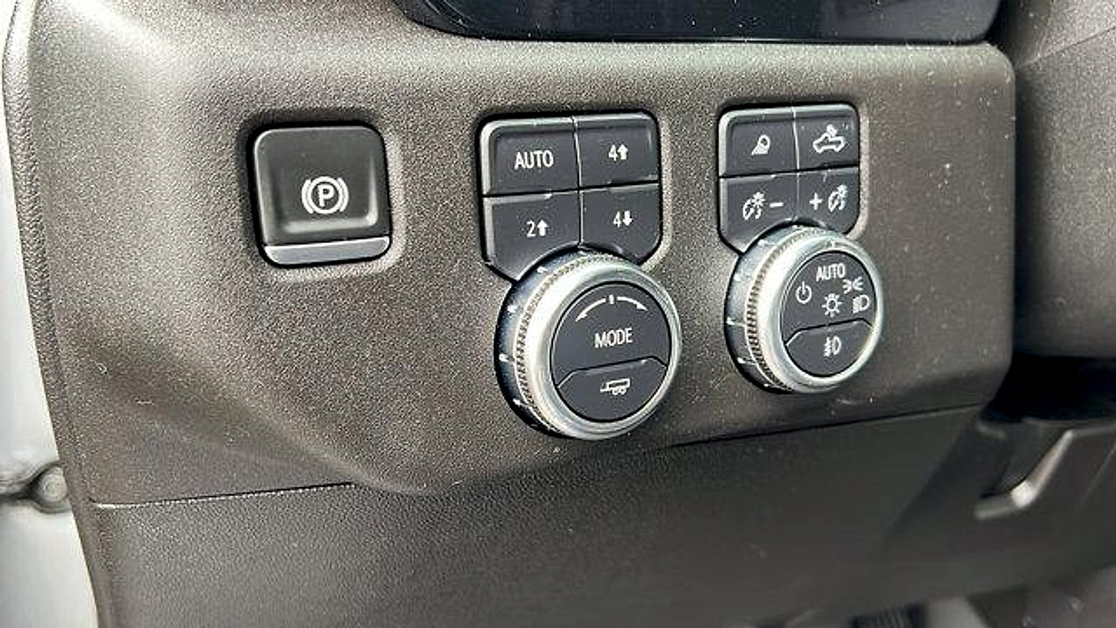 Certified 2024 GMC Sierra 2500 SLT w/ SLT Convenience Package image 31