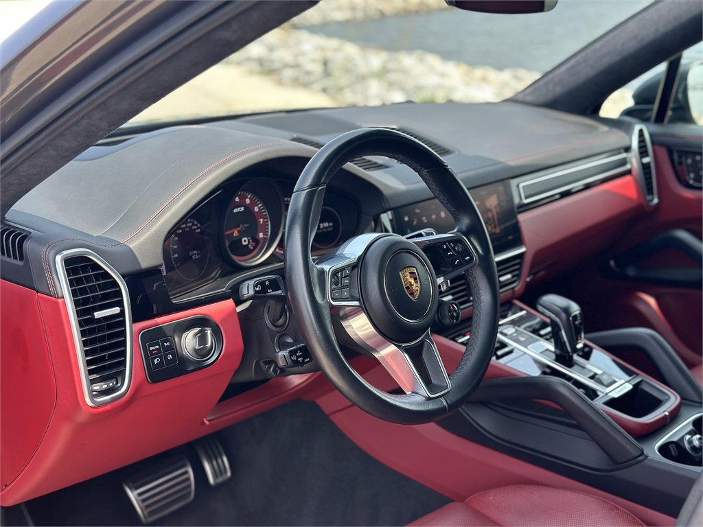 Used 2022 Porsche Cayenne GTS image 16