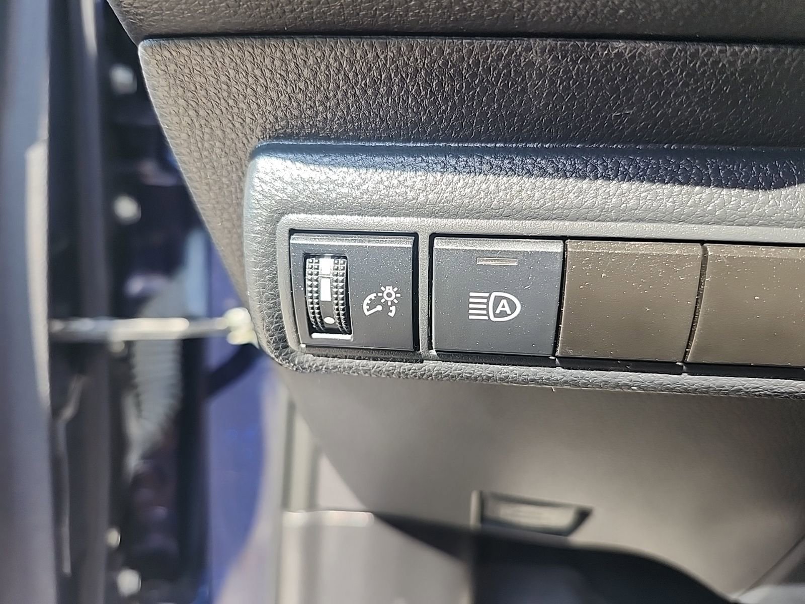 Used 2020 Toyota Corolla XSE image 9