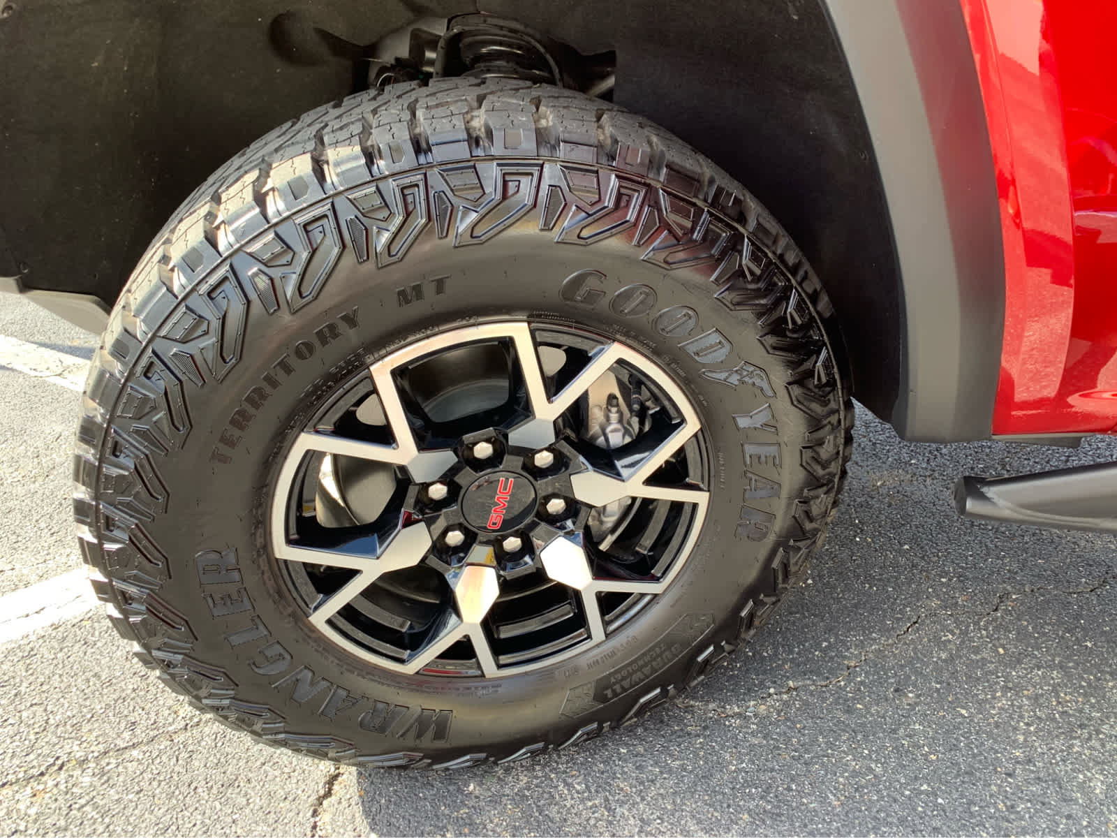 Used 2024 GMC Canyon AT4X image 6