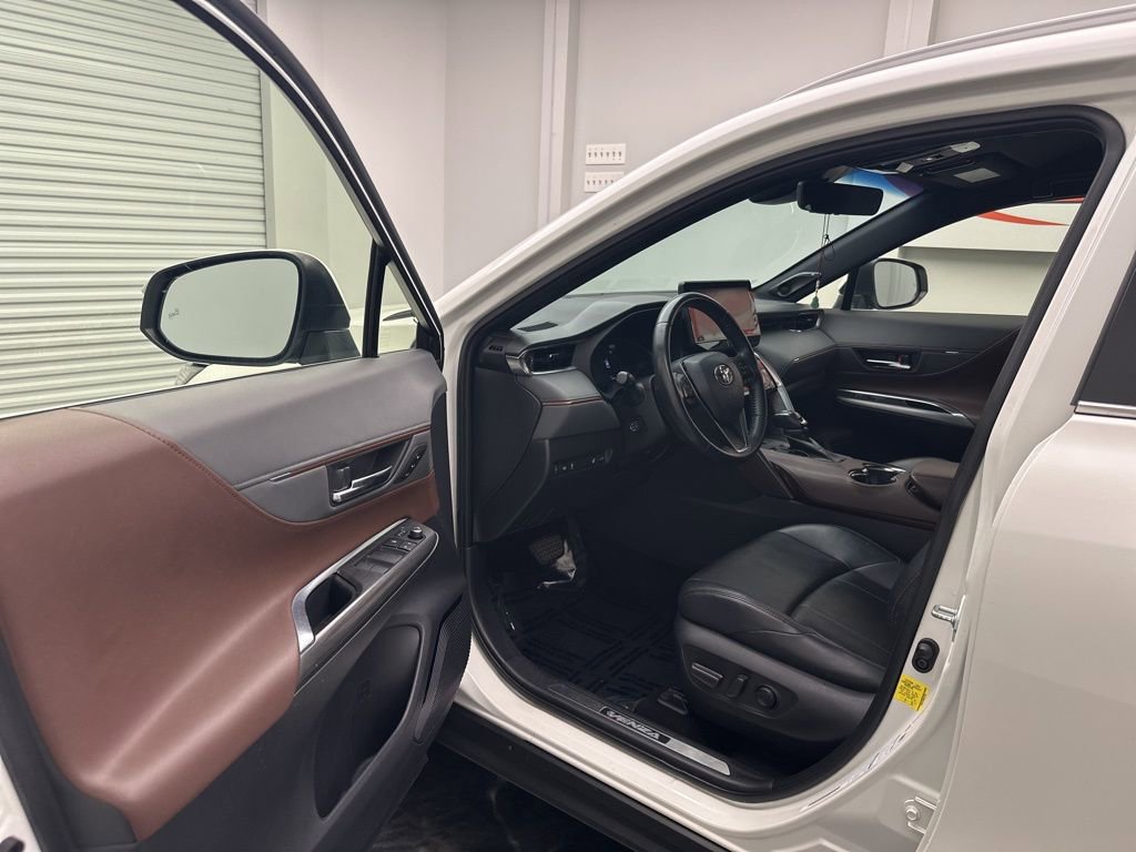 Used 2021 Toyota Venza XLE w/ Softex Package AWD/4WD image 5