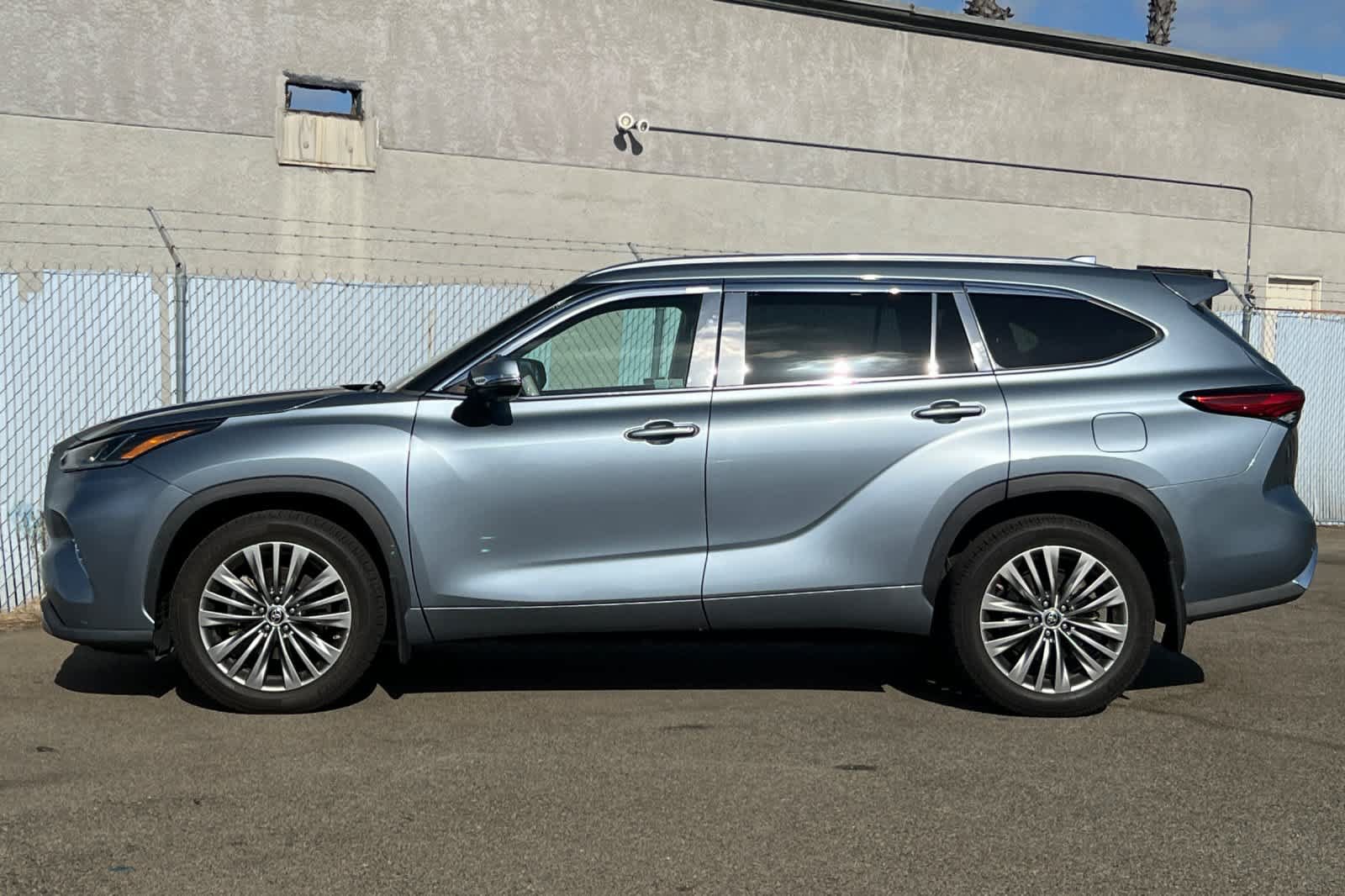Used 2021 Toyota Highlander Platinum AWD/4WD video 2