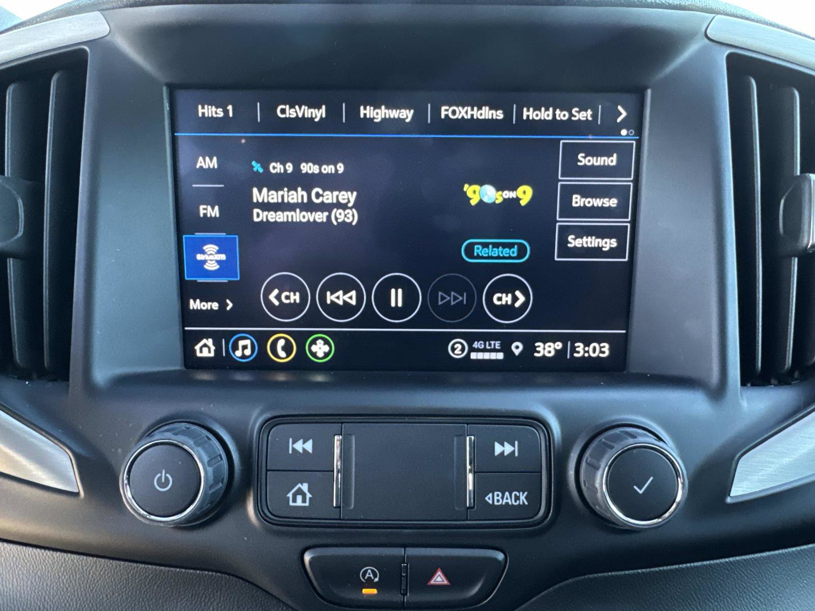 Used 2022 GMC Terrain SLT image 27