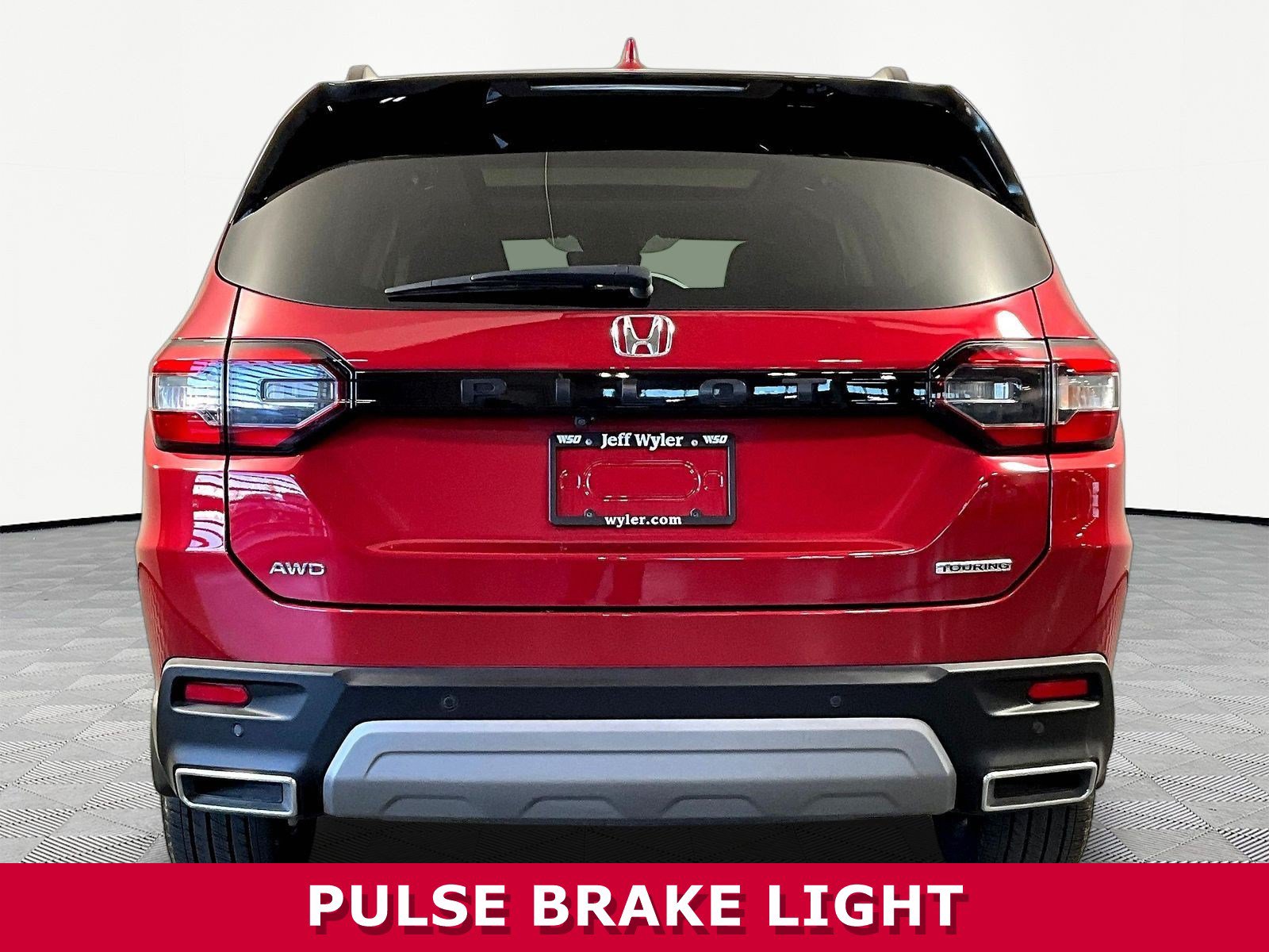 Used 2025 Honda Pilot Touring image 5