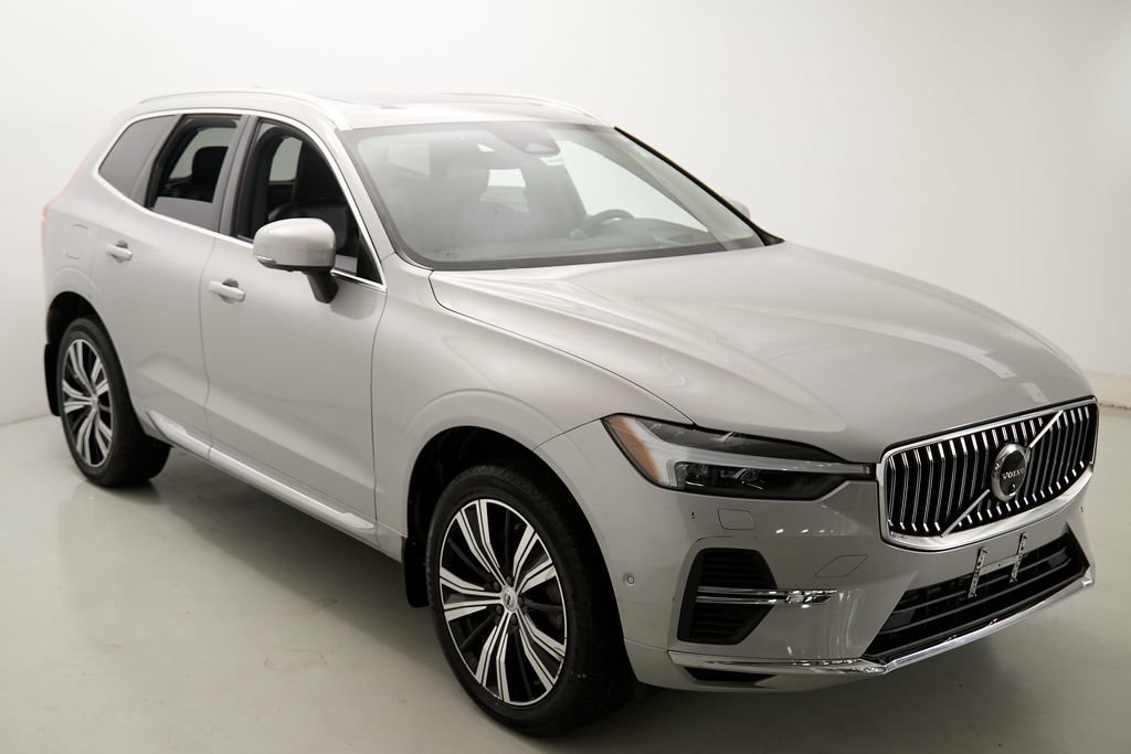 Certified 2023 Volvo XC60 T8 Ultimate w/ Climate Package AWD/4WD image 4