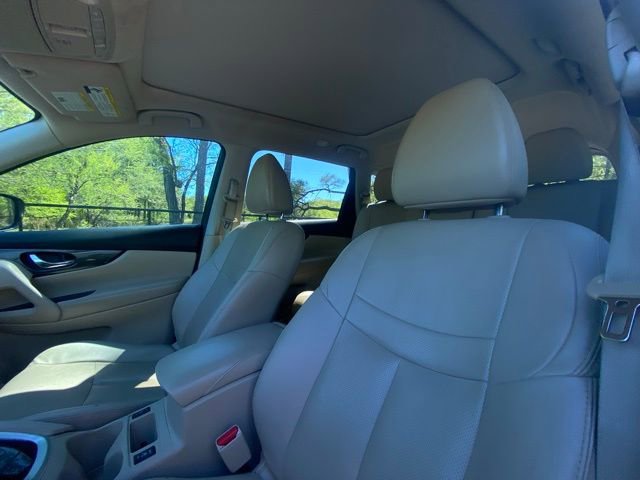 Used 2016 Nissan Rogue SL w/ SL Premium Package image 11