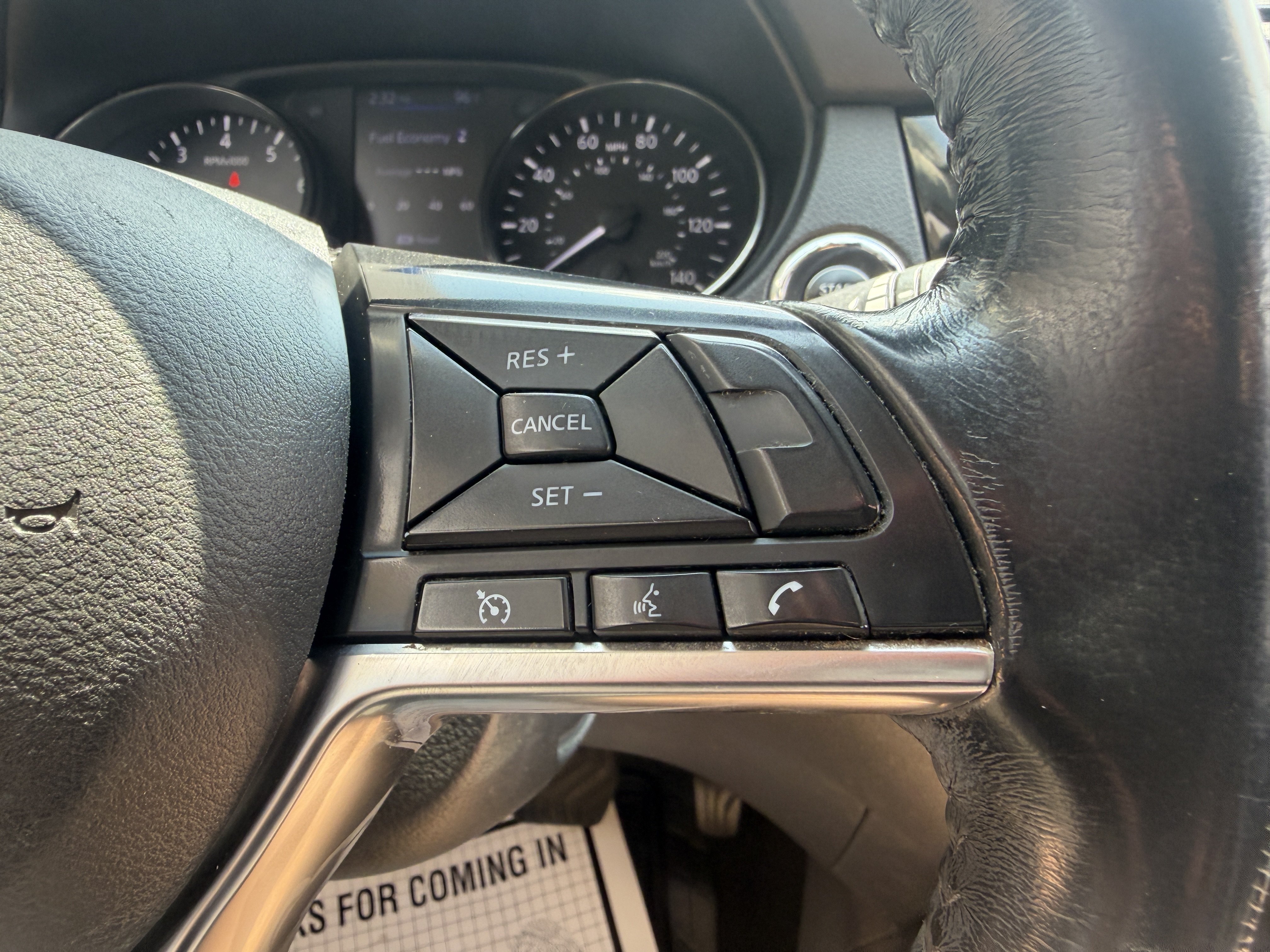 Used 2018 Nissan Rogue SV FWD image 33