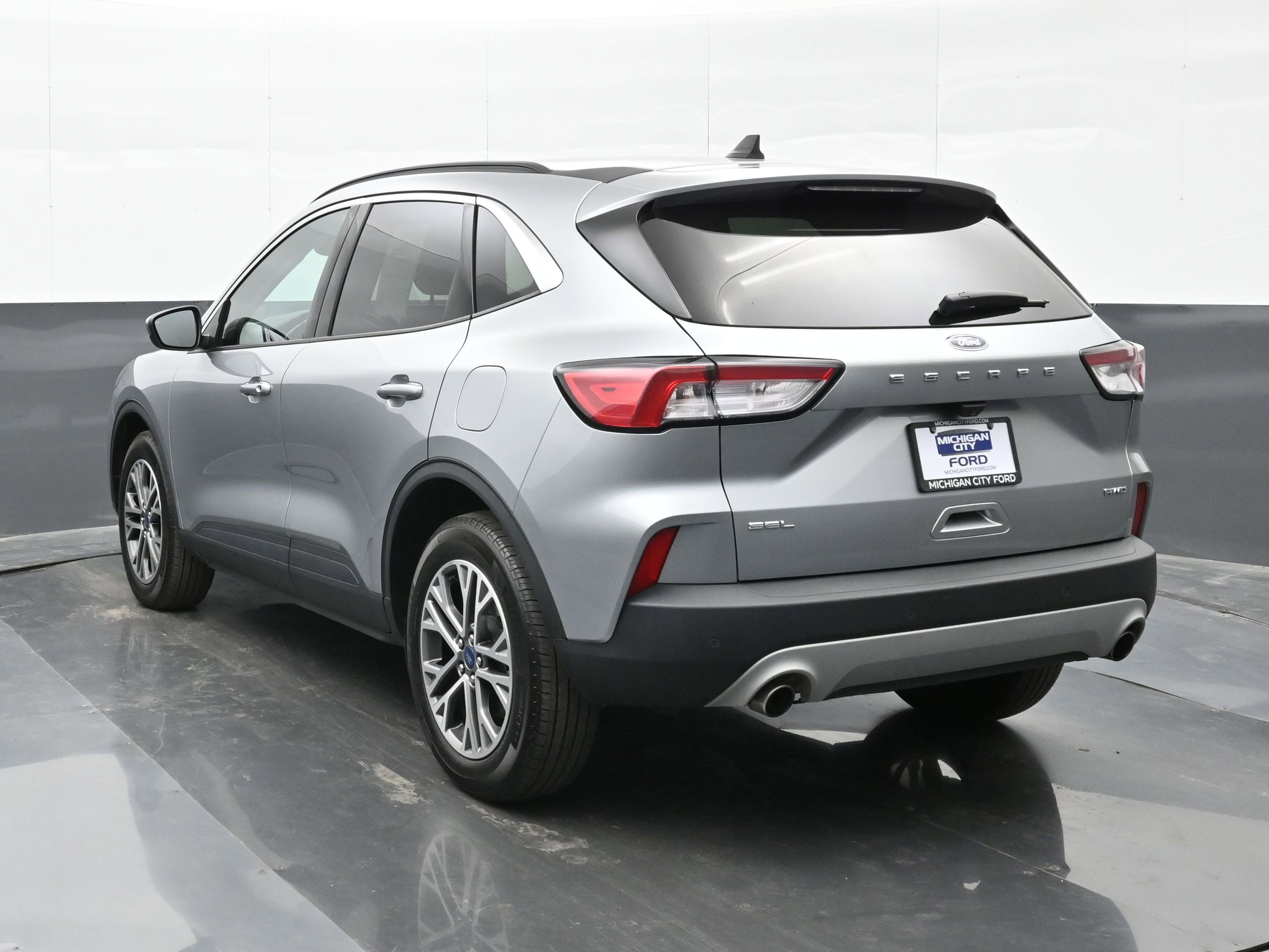 Used 2022 Ford Escape SEL image 6