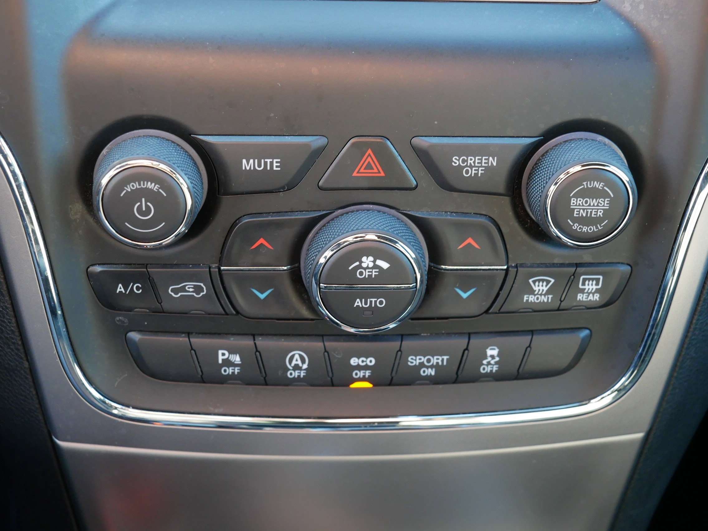 Certified 2021 Jeep Grand Cherokee Laredo w/ Security & Convenience Group image 23