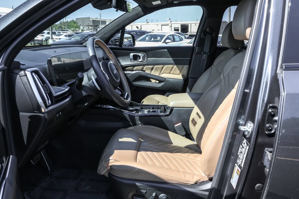 Used 2024 Kia Sorento SX Prestige w/ Olive Brown Leather Package AWD/4WD image 6