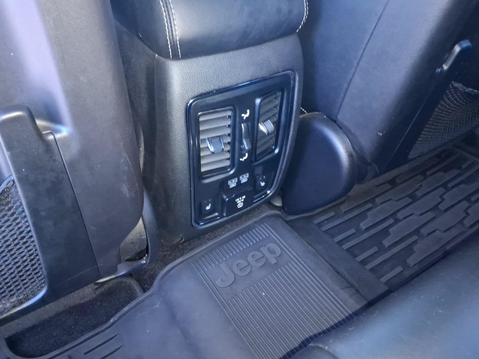Used 2015 Jeep Grand Cherokee SRT w/ Trailer Tow Group IV AWD/4WD image 11