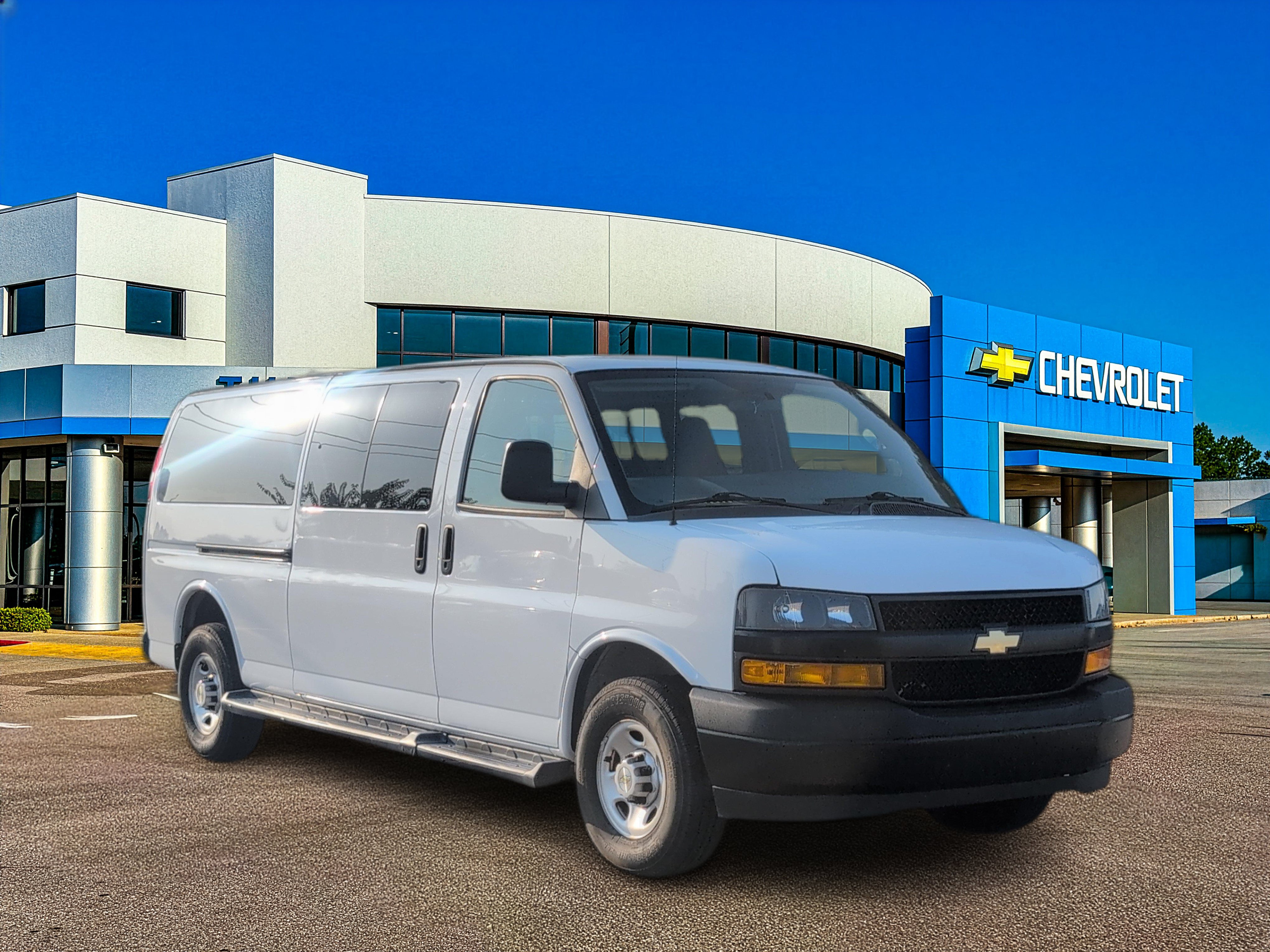 Used 2022 Chevrolet Express 3500 LS RWD image 9