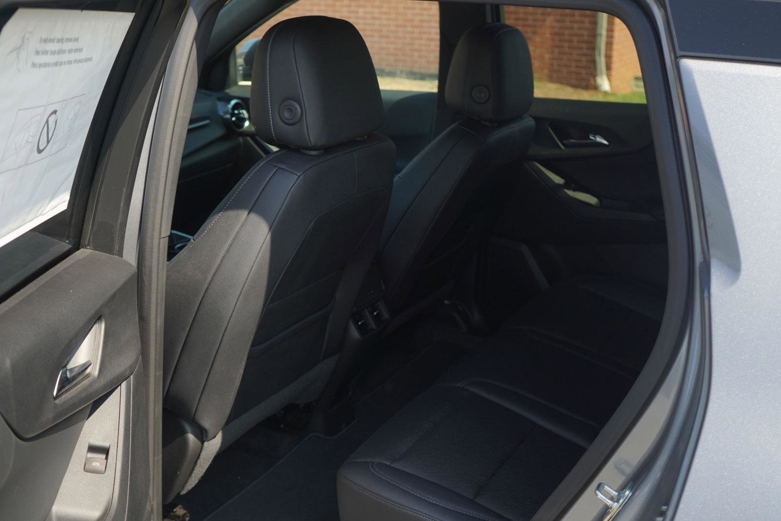 New 2025 Chevrolet Equinox LT w/ Convenience Package II image 27
