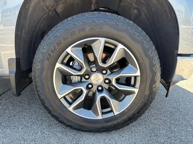 Used 2025 Chevrolet Silverado 1500 LT AWD/4WD image 6