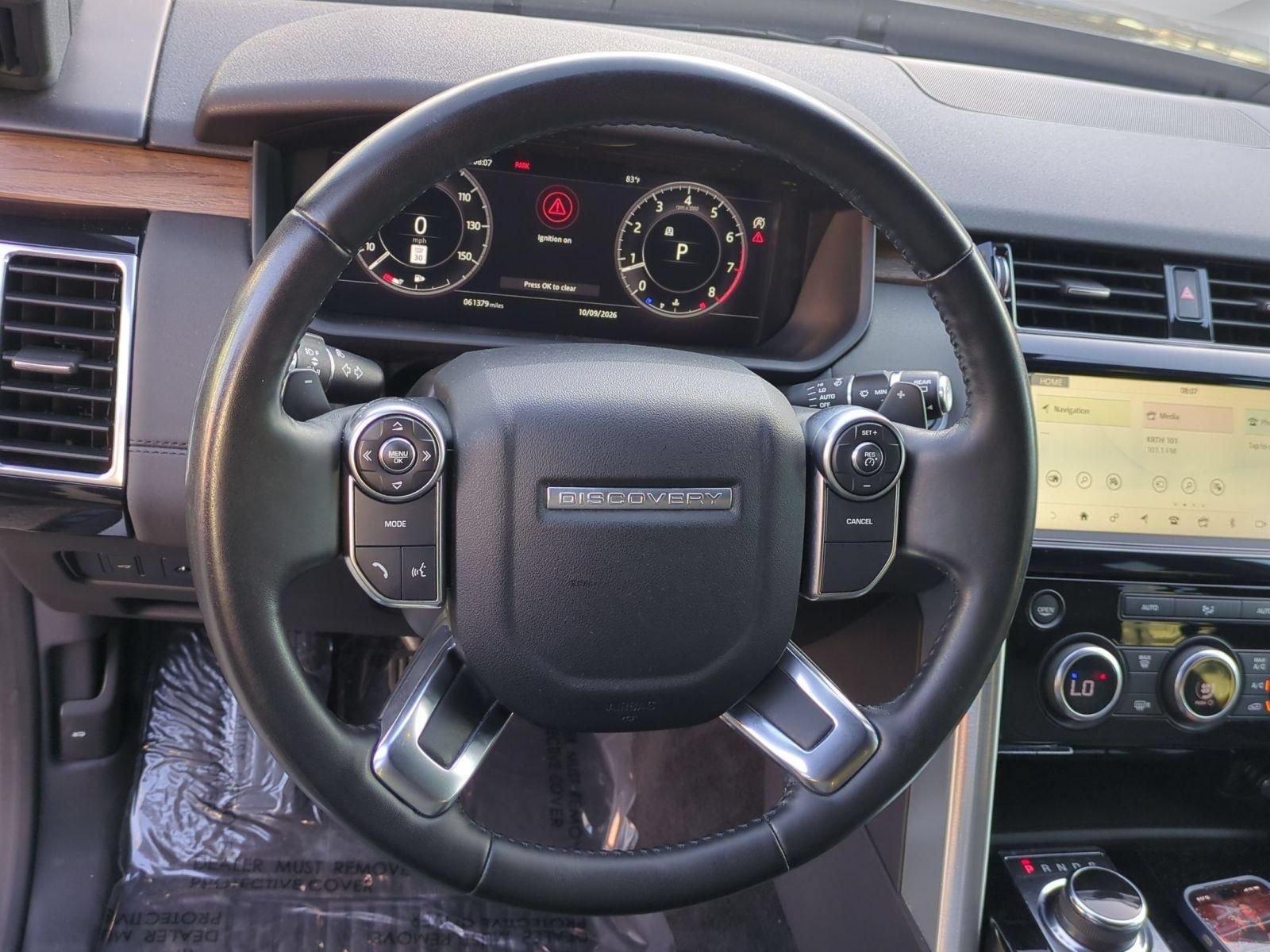 Used 2018 Land Rover Discovery HSE AWD/4WD image 17