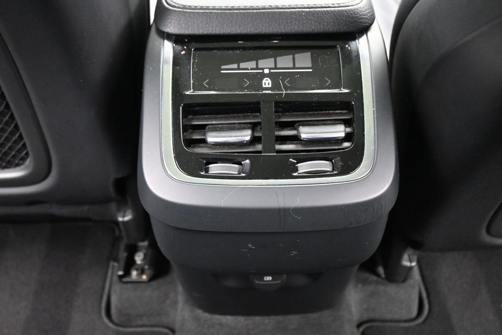 Used 2021 Volvo XC90 T5 Momentum w/ Protection Package Premier AWD/4WD image 21
